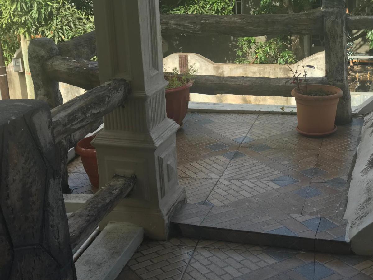 Bed and Breakfast The Rustic Terre Rouge  Esterno foto